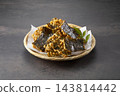 濕潤的海苔天婦羅小吃 143814442