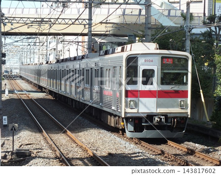 東武鐵道9000系列車9104次列車抵達川越站 143817602