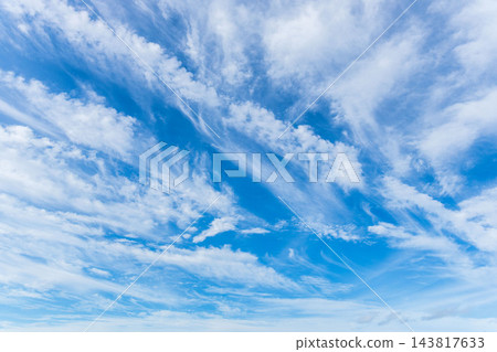 夏日清晨,藍天白雲,綿延不絕 02 夏日清晨,藍天白雲,綿延不絕 02 143817633