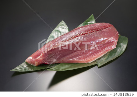 鰹魚片(半份) 鰹魚片(半份) 143818639