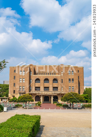 岡屋鋼鐵廠名古屋公會堂,是位於愛知縣名古屋市鶴舞公園內的美麗活動大廳。 岡屋鋼鐵廠名古屋公會堂,是位於愛知縣名古屋市鶴舞公園內的美麗活動大廳。 143819933
