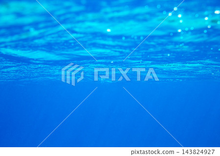 Tranquil underwater scene with copy space 143824927