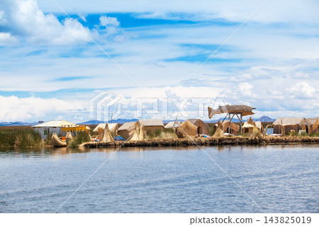 Totora boat on the Titicaca lake near Puno, Peru Totora boat on the Titicaca lake near Puno, Peru 143825019