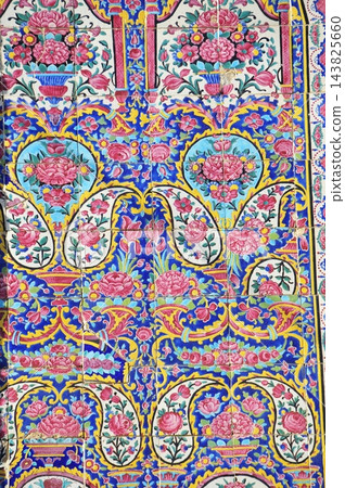 伊朗，設拉子，玫瑰清真寺，納西爾·穆爾克清真寺，瓷磚裝飾牆 143825660