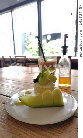 咖啡館和蜜瓜甜點 咖啡館和蜜瓜甜點 143834487