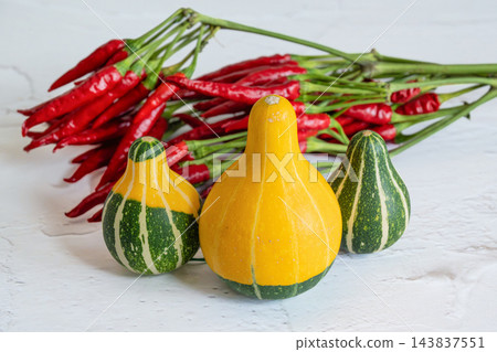 南瓜三重奏和紅辣椒 南瓜三重奏和紅辣椒 143837551