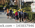 Elementary school students' school road 143837946