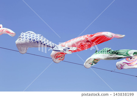 游泳在天空的鯉魚飄帶 143838199