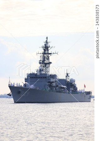 港口內的驅逐艦 港口內的驅逐艦 143838573