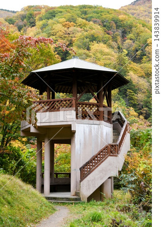 【高山村縣道66號上的「屋瀧展望台」外觀】 【高山村縣道66號上的「屋瀧展望台」外觀】 143839914