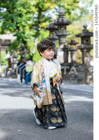 七、五三(日本傳統男孩三歲成年禮) 七、五三(日本傳統男孩三歲成年禮) 143849360