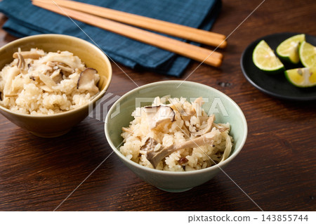 蘑菇飯(碗裝) 蘑菇飯(碗裝) 143855744