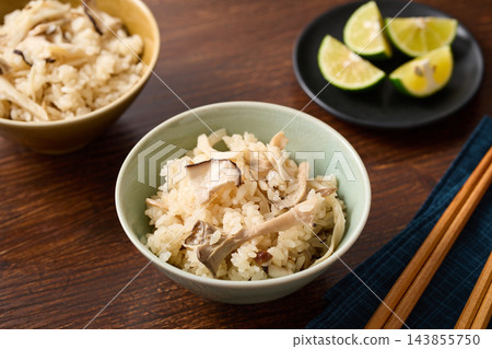 蘑菇飯(碗裝) 蘑菇飯(碗裝) 143855750