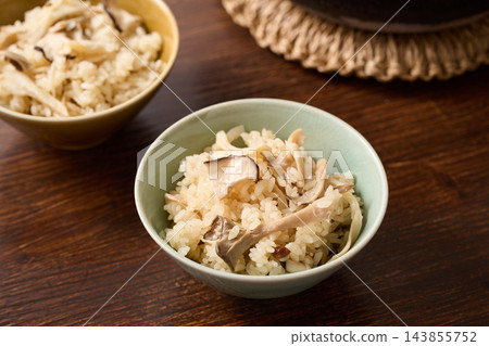 蘑菇飯(碗裝) 蘑菇飯(碗裝) 143855752