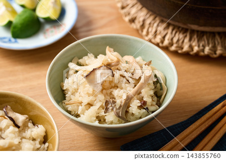 蘑菇飯(碗裝) 蘑菇飯(碗裝) 143855760