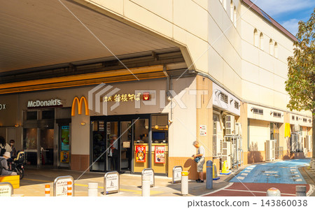 小田急線狛江站 143860038