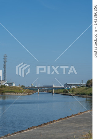 藍天與芝川 藍天與芝川 143860856