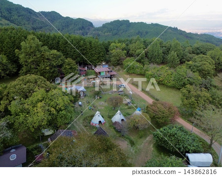 山梨縣藤川町平林梯田,遠眺富士山:秋日鄉村風光 山梨縣藤川町平林梯田,遠眺富士山:秋日鄉村風光 143862816