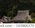 宮山町的古老茅草屋頂農舍 143866370