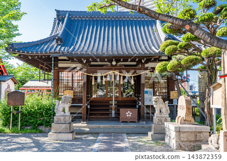 尼崎櫻井神社:參拜殿(供奉尼崎藩主櫻井鬆平家的神社)。創建於明治時代。 尼崎櫻井神社:參拜殿(供奉尼崎藩主櫻井鬆平家的神社)。創建於明治時代。 143872359