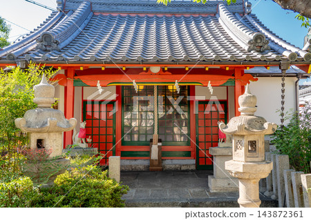 尼崎市櫻井神社,附屬神社:冰檀山稻荷神社(保佑免受災禍和生意興隆的神) 尼崎市櫻井神社,附屬神社:冰檀山稻荷神社(保佑免受災禍和生意興隆的神) 143872361