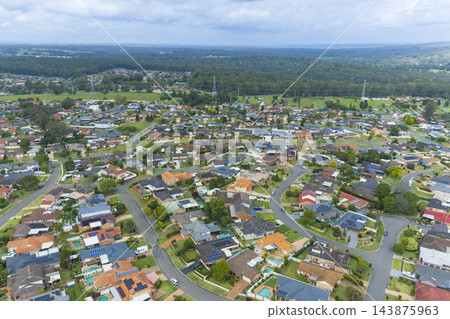 Aerial view of residential housing in the suburb of Glenmore Park 143875963