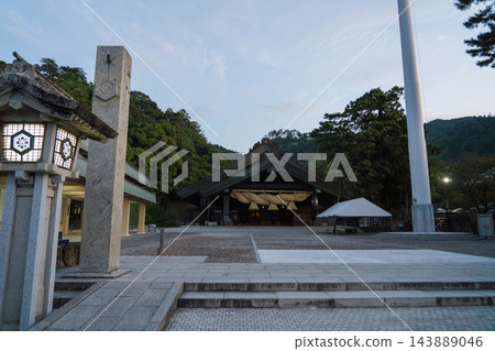 清晨的出雲大社神樂殿 143889046