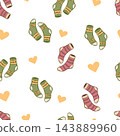 Seamless vector pattern with colorful striped socks and hearts 143889960