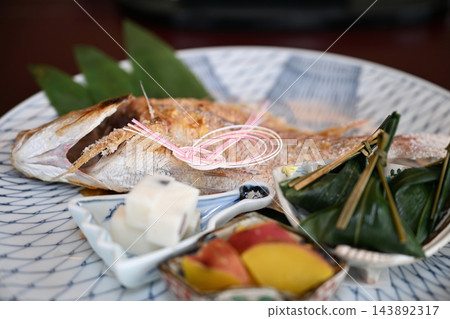 慶祝鯛魚 慶祝鯛魚 143892317