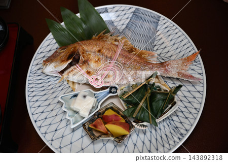 慶祝鯛魚 慶祝鯛魚 143892318