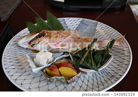 慶祝鯛魚 143892319