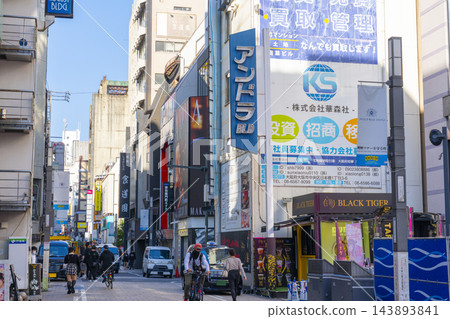 大阪南區，早上的宗右衛門町 143893841
