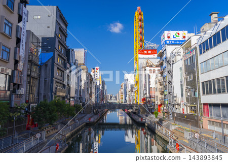 大阪道頓堀：道頓堀川的清晨景色。 143893845