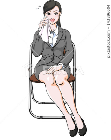 面試/求職——一位身著職業套裝的年輕女子坐在椅子上——面對面試官顯得緊張——雙腿放鬆——用手帕擦拭汗水 面試/求職——一位身著職業套裝的年輕女子坐在椅子上——面對面試官顯得緊張——雙腿放鬆——用手帕擦拭汗水 143896604