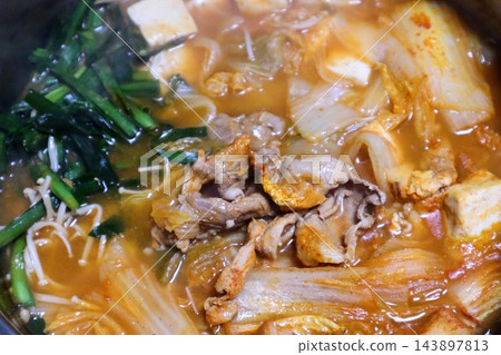 泡菜火鍋特寫 泡菜火鍋特寫 143897813