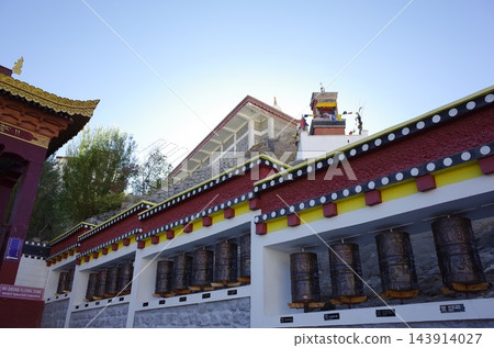 藏傳佛教寺廟的轉經筒（印度拉達克） 143914027