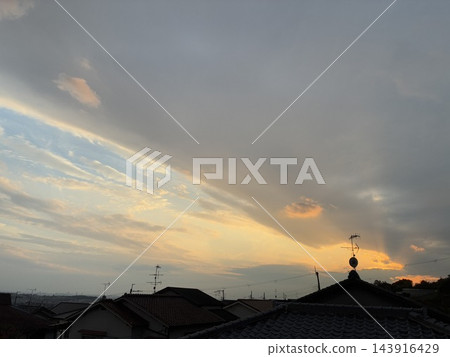 傍晚的天空 143916429