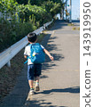 孩子們在夏天公園玩 143919950