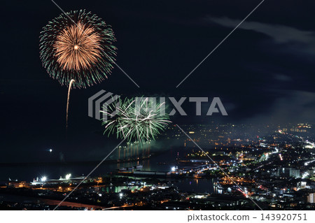 Fireworks illuminating the summer night sky: <Yaizu Maritime Fireworks 2026> Fireworks illuminating the summer night sky: <Yaizu Maritime Fireworks 2026> 143920751
