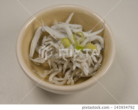 橄欖味銀魚,家常菜,妻子做的菜,家常菜,我們家的味道,精心烹製的晚餐,晚餐,夜宵,家庭餐桌 橄欖味銀魚,家常菜,妻子做的菜,家常菜,我們家的味道,精心烹製的晚餐,晚餐,夜宵,家庭餐桌 143934792