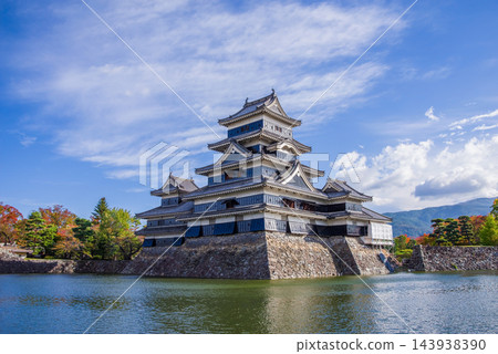 松本城(國寶)《長野縣松本市》 松本城(國寶)《長野縣松本市》 143938390