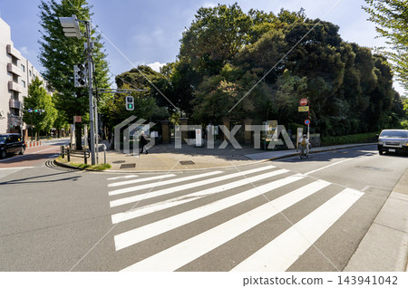 東京都豐島區目白一丁目學習院大學西門週邊景觀 東京都豐島區目白一丁目學習院大學西門週邊景觀 143941042
