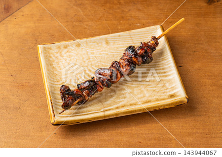 烤鰻魚串香氣撲鼻，非常適合佐酒。 143944067