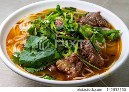 重慶牛肉麵,是中國重慶的著名當地美食。 重慶牛肉麵,是中國重慶的著名當地美食。 143952560