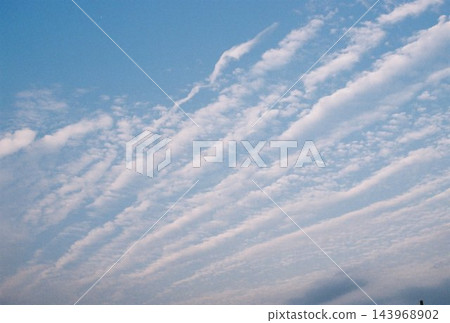 天空和雲彩 143968902