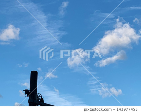 藍天、白雲、電線桿 藍天、白雲、電線桿 143977453