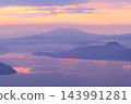 Early morning view of Tsubetsu Pass and sea of ​​clouds (Hokkaido) 143991281