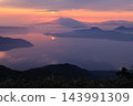Early morning view of Tsubetsu Pass and sea of ​​clouds (Hokkaido) 143991309