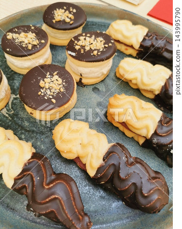 small chocolate desserts small chocolate desserts 143995790