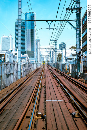 東京，南池袋：都電荒川線地下施工中及一棟高層公寓。 2026.07 b-4 淺色調 143996965